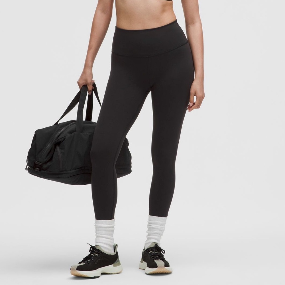 Black Lululemon Wunder Train High-Rise Leggings 25” size 6